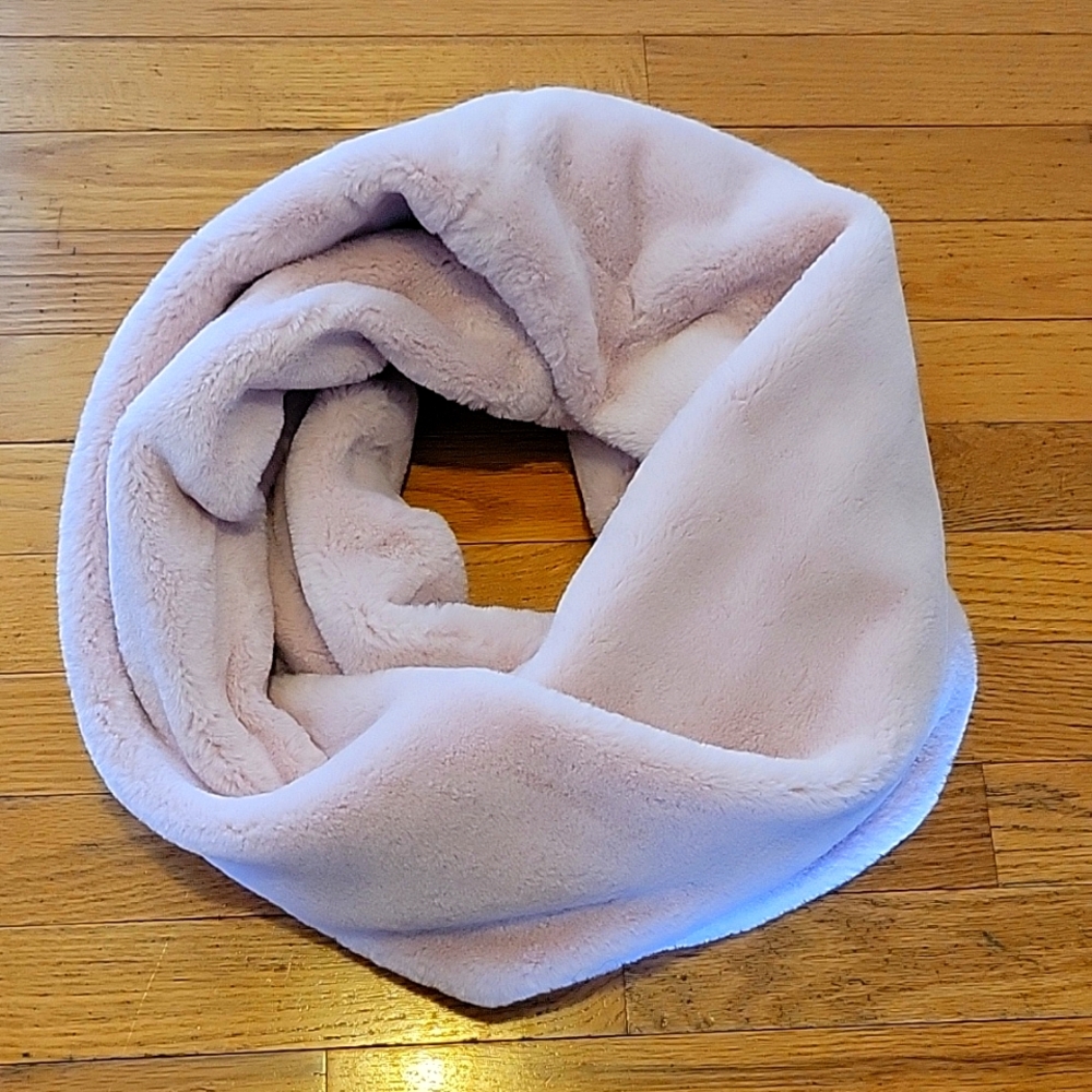 H&M Dusty Pink Infinity Scarf